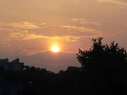 Lever de soleil à Cergy, 2007